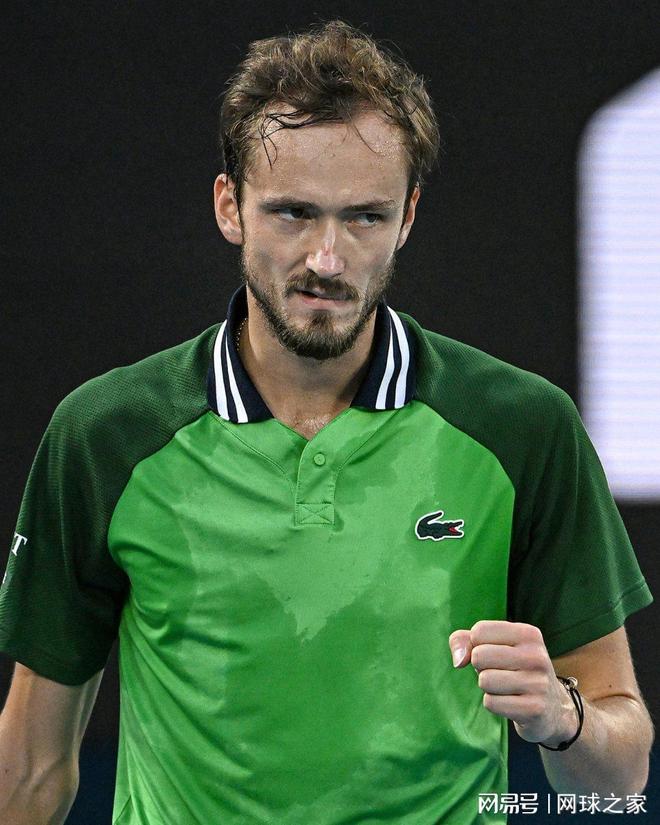 PG游戏下载-世界网球队横扫日本网球队，梅德韦杰夫三分雨点燃全场的简单介绍