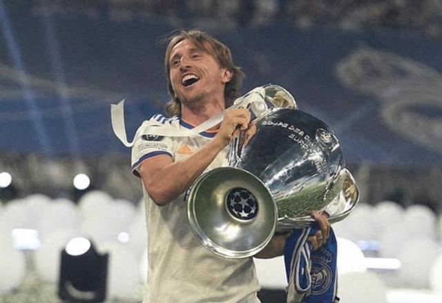 PG游戏下载-关于拜仁绝地反击AC米兰，莫德里奇关键制胜的信息