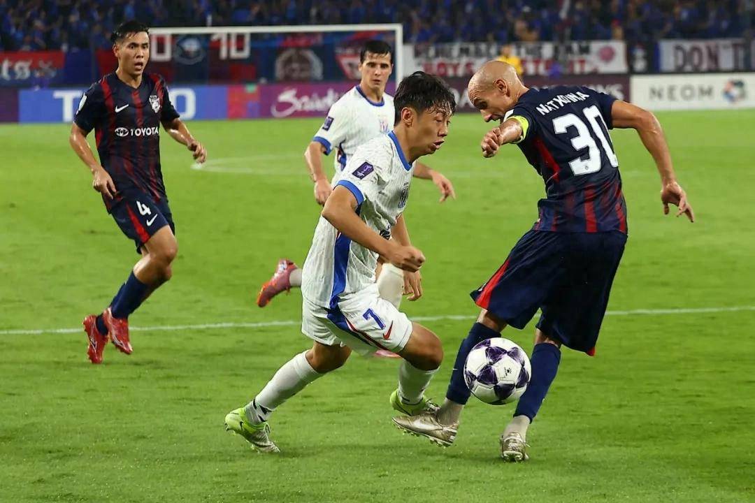 关于上海申花客场战平重庆斯威，保持不败状态的信息