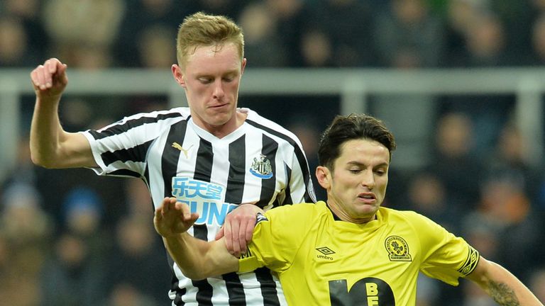 包含赫塔菲遭受连败，保级形势堪忧的词条