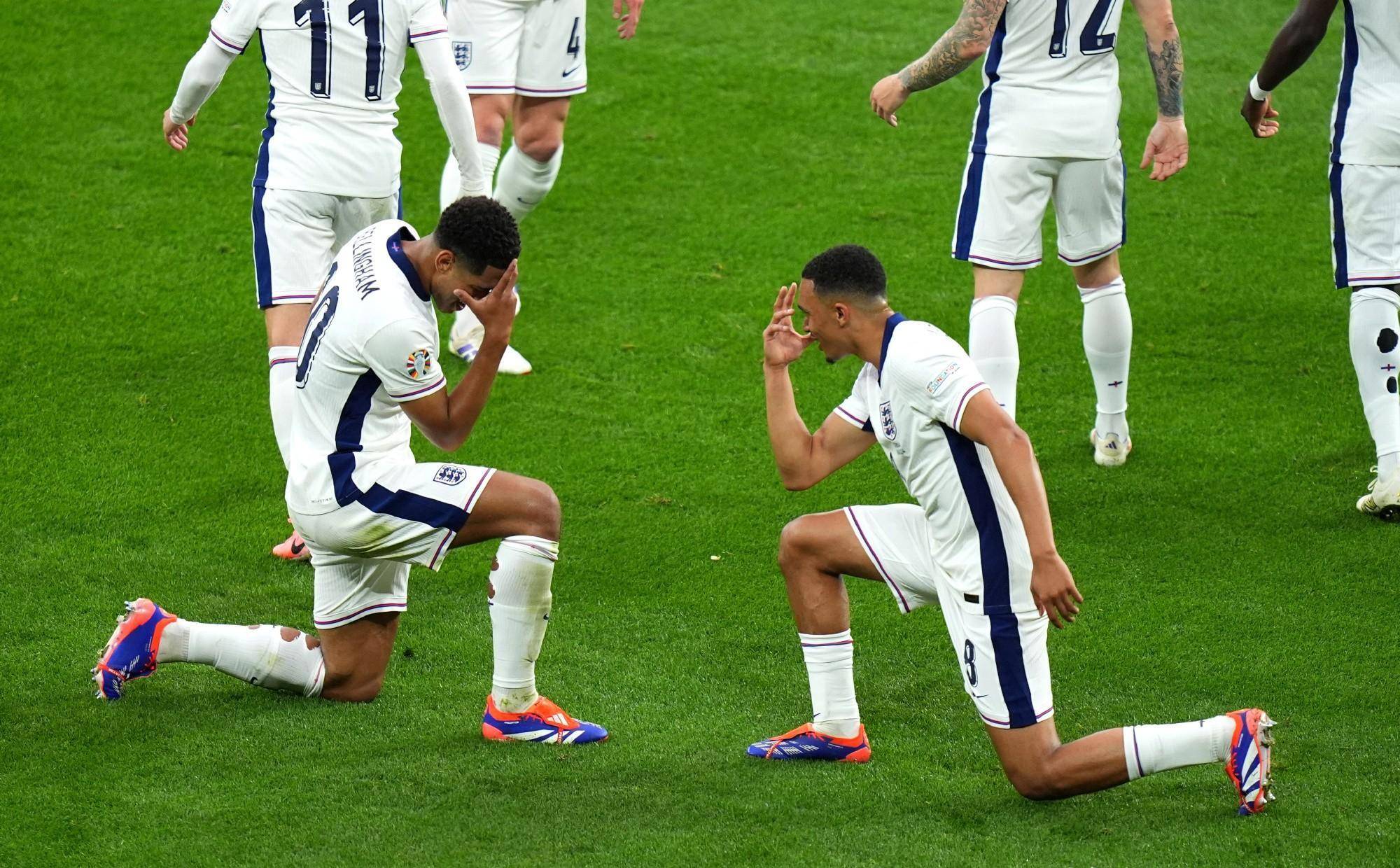 PG电子APP-英格兰球员在场上展现出不屈不挠的精神的简单介绍