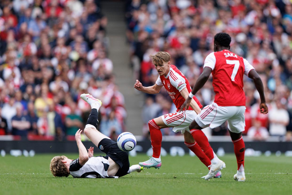 阿森纳防线需调整，球队备战英超下轮比赛