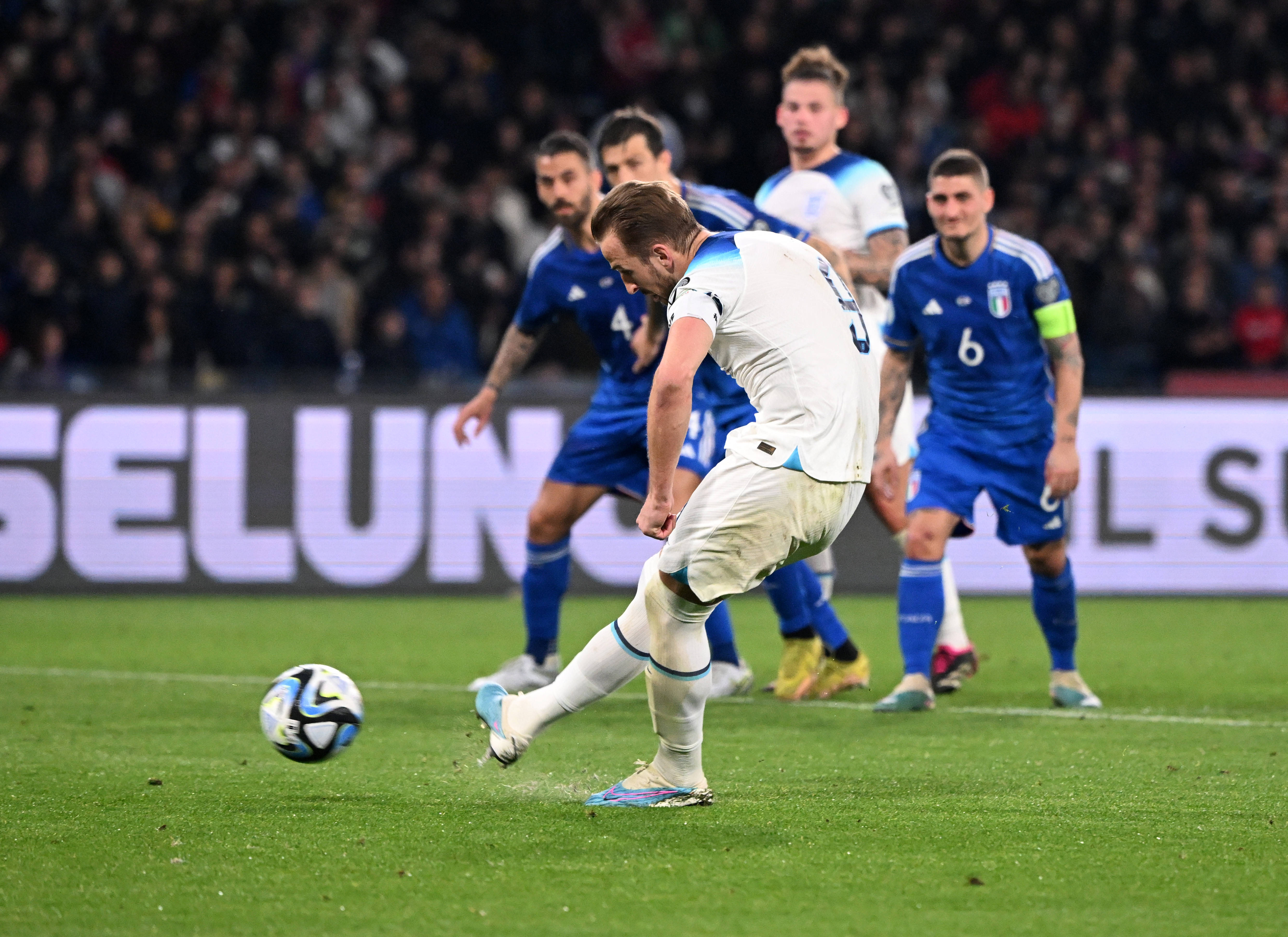 PG SOFT游戏-英格兰羽毛球队血洗泰国羽毛球队，谌龙打破历史纪录的简单介绍