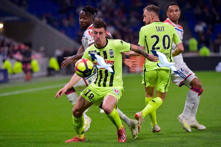 里昂队客场不敌对手，遭遇连败的简单介绍