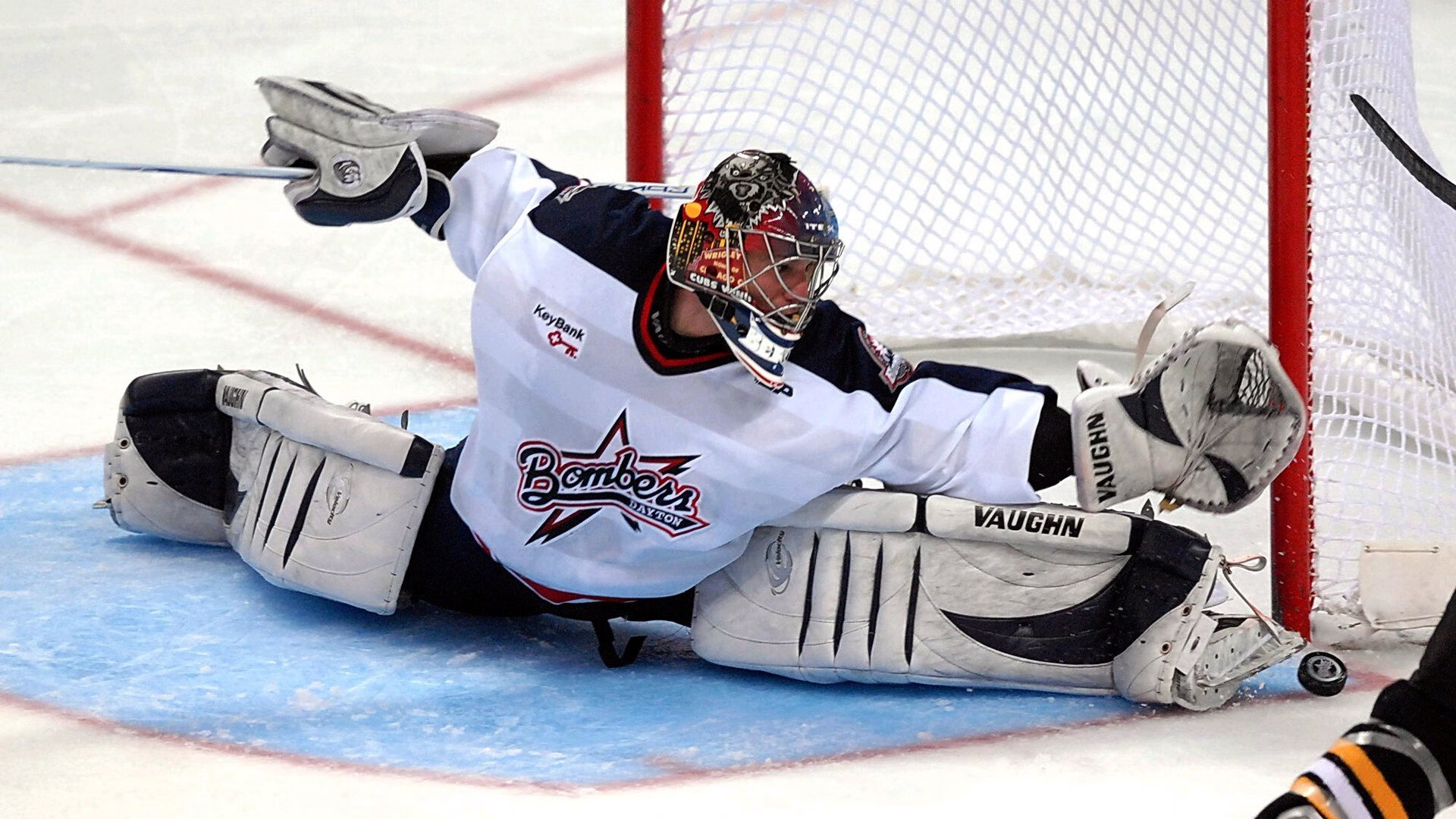 跨界竞技场，当吉林冰球击溃湖人神话，哈利伯顿在意甲绿茵接管比赛