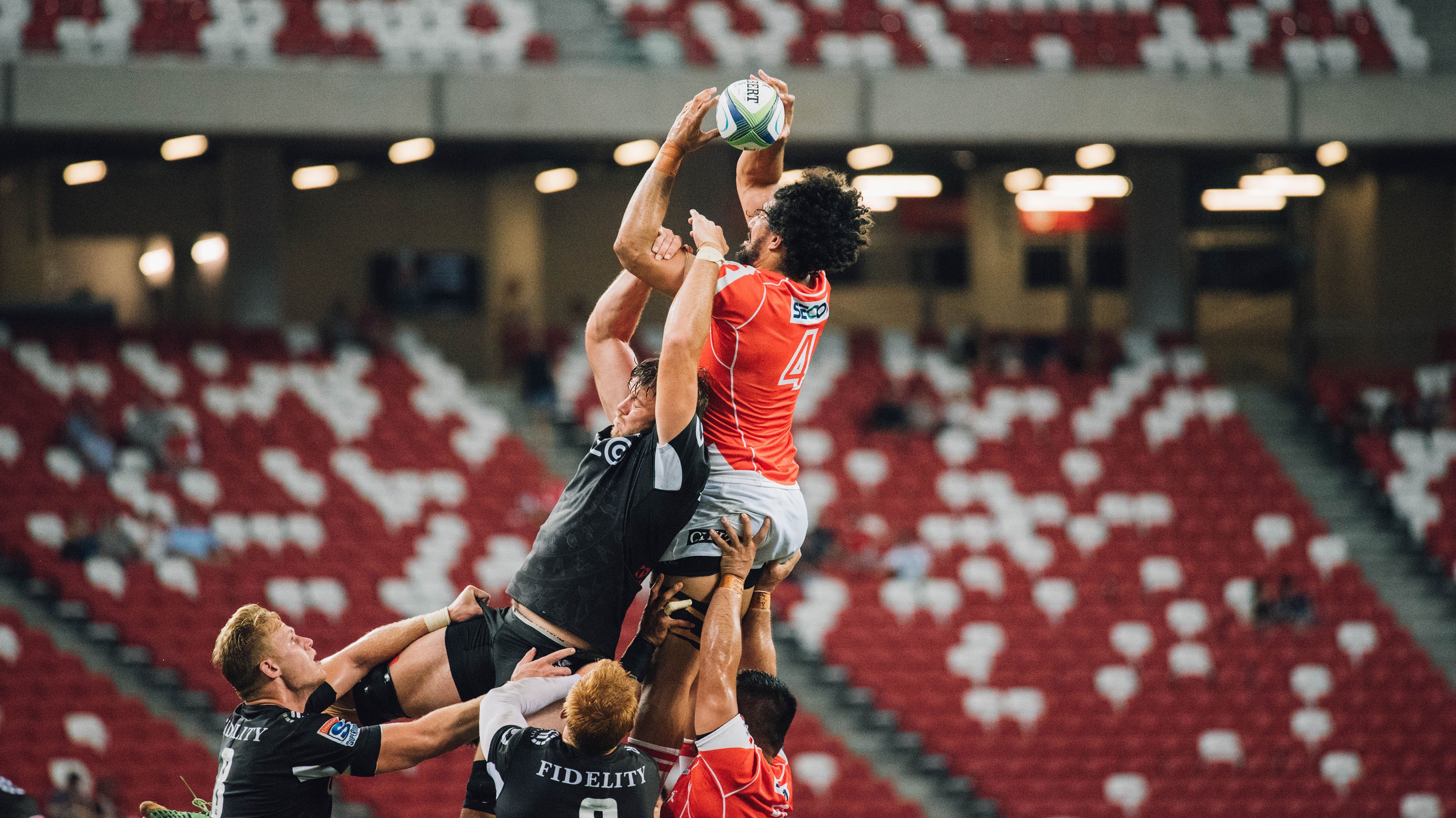 篮网强压火箭，霍勒迪成为关键先生，一场战术与意志的较量