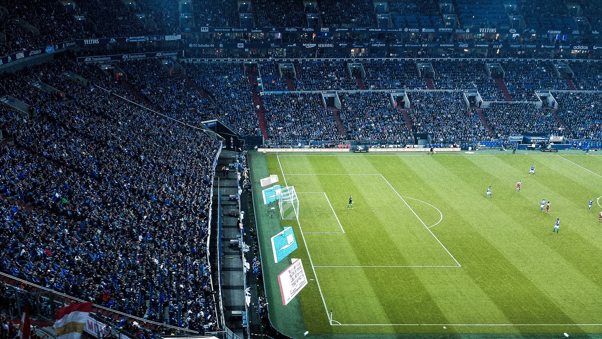 厄德高爆发引领绝地反击,加纳最后时刻奇迹逆转那不勒斯